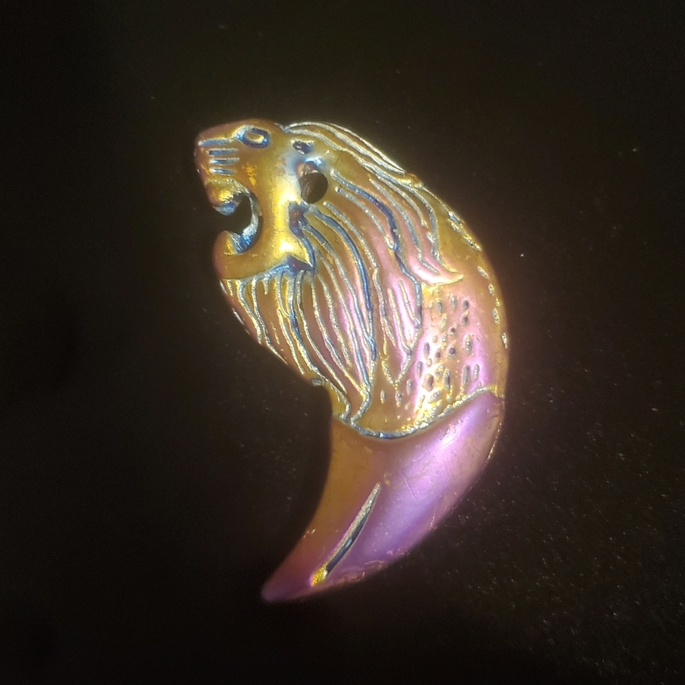 New Carved Lion Claw Unisex Pendant.